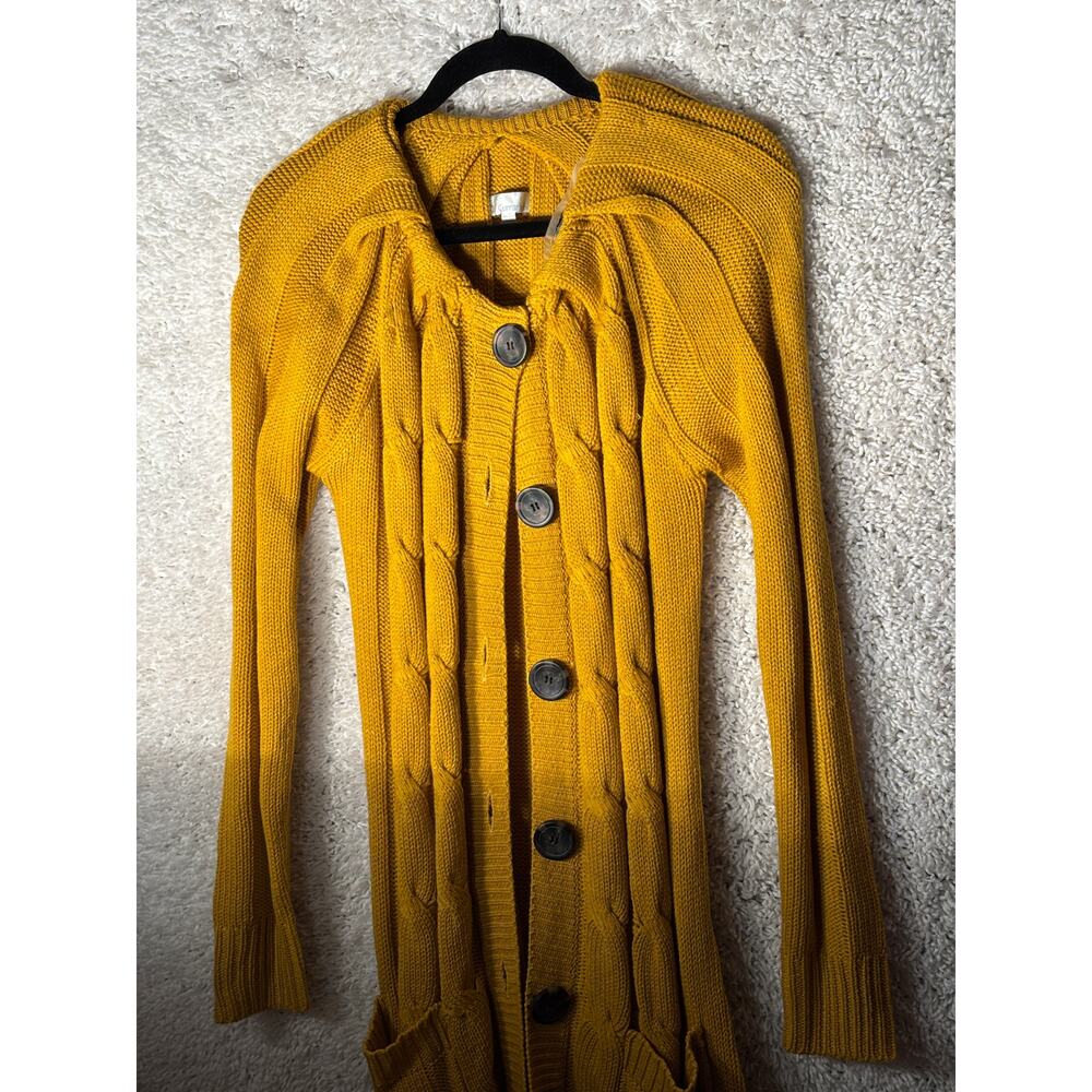 WOMEN.S MUSTARD YELLOW BUTTON DOWN SWEATER.
